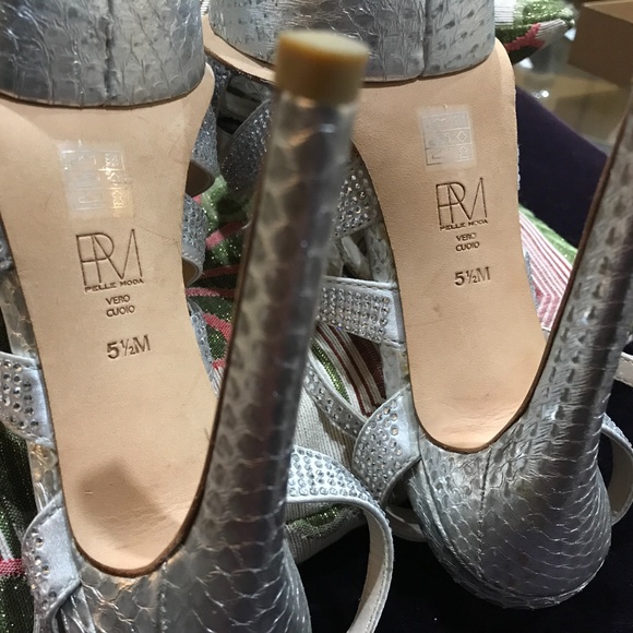 Pelle Moda silver crystal faux snakeskin platform heels 5.5 - Picture 3 of 6